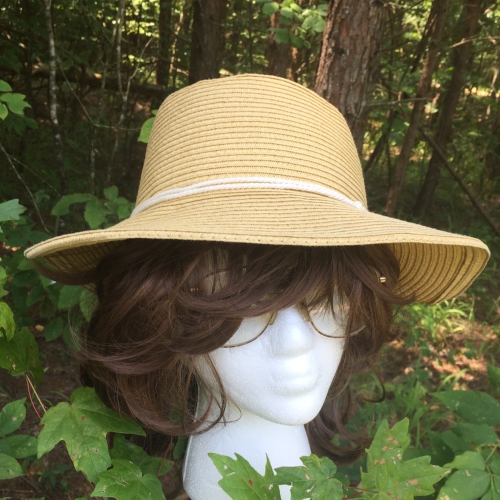 HBY Miami Soft Straw Hat Fishhook & Rope - Picture 5 of 10